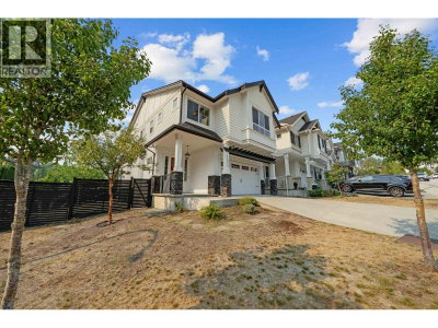 11315 230 Street | Maple Ridge British Columbia | Slide Image Four