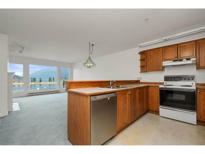 378 ESPLANADE Avenue | Harrison Hot Springs British Columbia | Slide Image Eleven