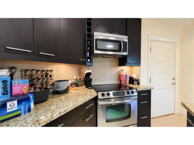 2970 KING GEORGE Boulevard | Surrey British Columbia | Slide Image Thirteen
