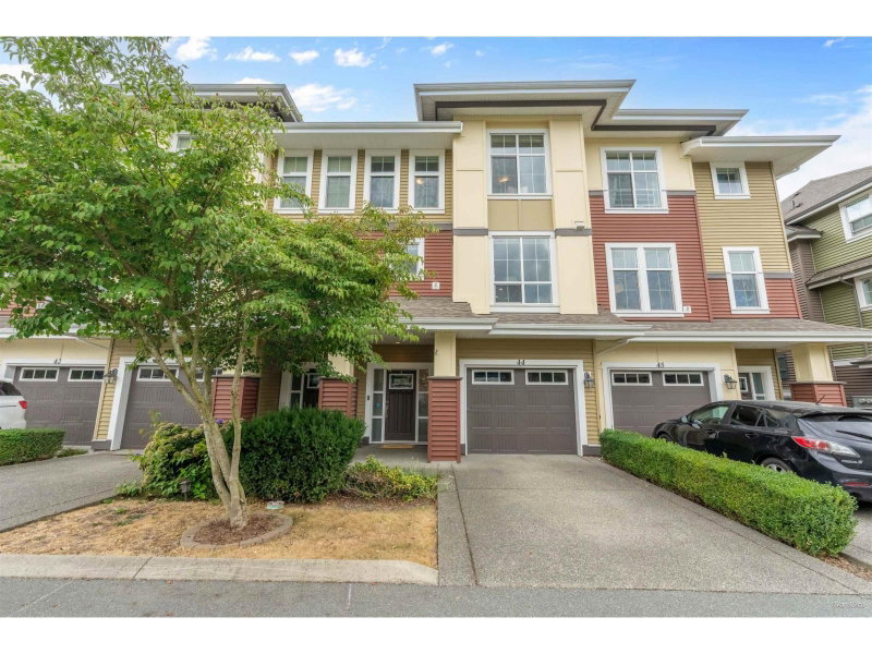 5469 CHINOOK Street Chilliwack British Columbia, V2R 0T5 - 3 Bedrooms Condo For Sale