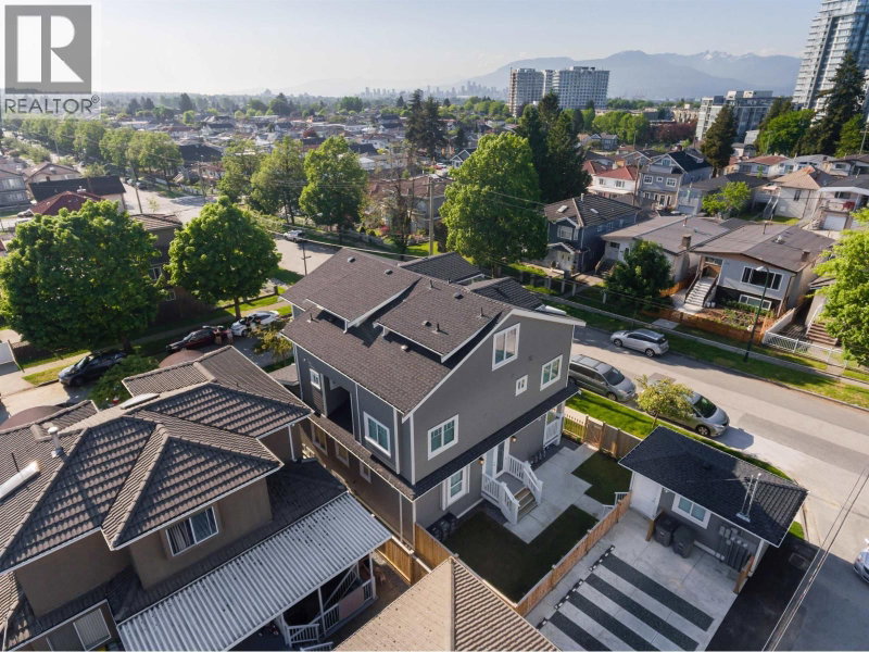 2368 34TH Avenue Vancouver British Columbia, V5R 2S6 - 3 Bedrooms Condo For Sale