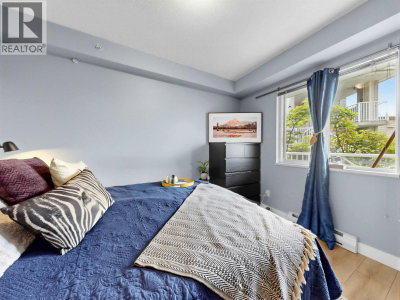 528 ROCHESTER Avenue | Coquitlam British Columbia | Slide Image Thirteen