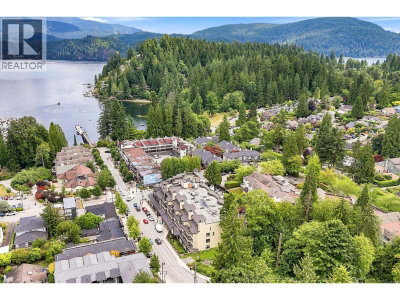 2181 PANORAMA Drive | North Vancouver British Columbia | Slide Image Twenty