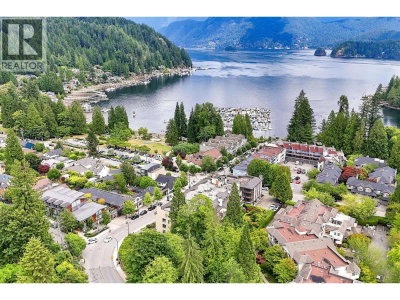 2181 PANORAMA Drive | North Vancouver British Columbia | Slide Image Twenty-one