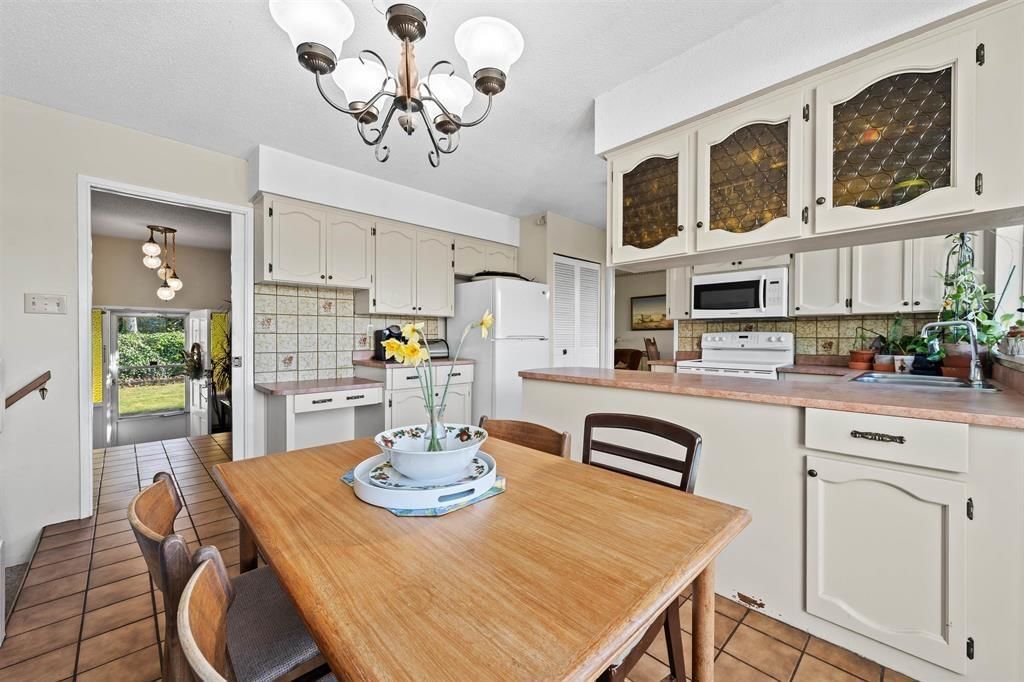 16881 31 AVENUE Image 15