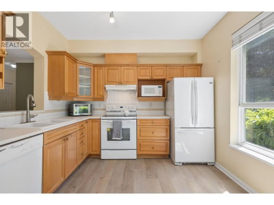3098 GUILDFORD Way | Coquitlam British Columbia | Slide Image Nine