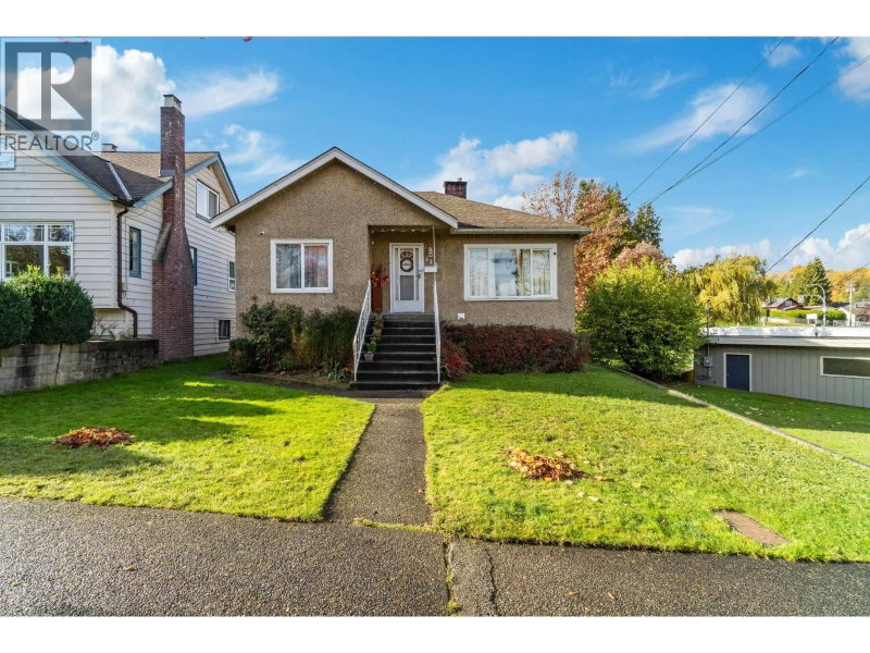 523 KELLY Street New Westminster British Columbia, V3L 3V1 - 5 Bedrooms Home For Sale