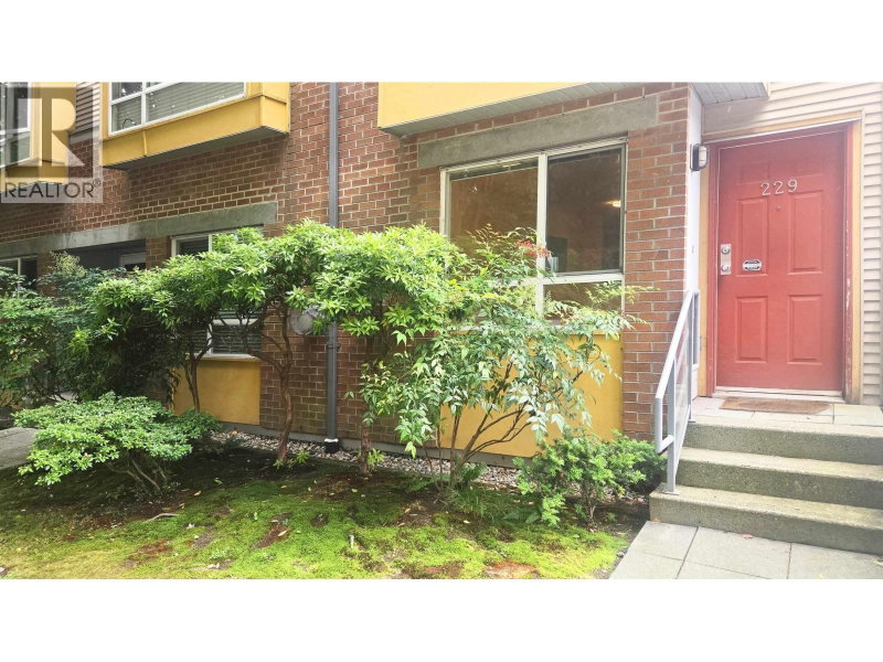 229 11TH Avenue Vancouver British Columbia, V5T 2C4 - 2 Bedrooms Condo For Sale