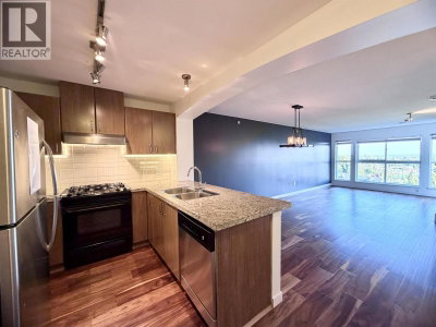 3082 DAYANEE SPRINGS Boulevard | Coquitlam British Columbia | Slide Image Two