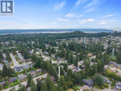 886 29TH Street | North Vancouver British Columbia | Slide Image One