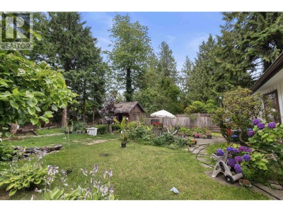 886 29TH Street | North Vancouver British Columbia | Slide Image Twenty-five