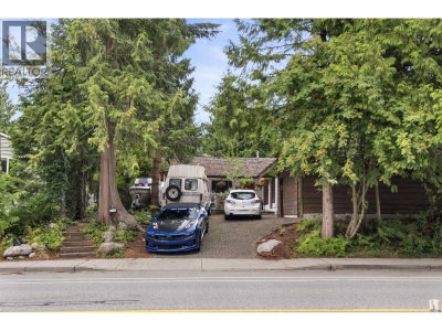 886 29TH Street | North Vancouver British Columbia | Slide Image Twenty-eight