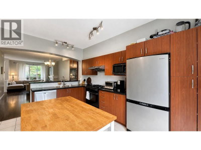 9088 HALSTON Court | Burnaby British Columbia | Slide Image Eleven