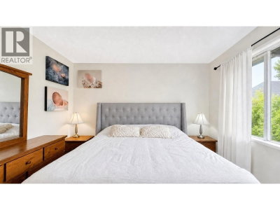 9088 HALSTON Court | Burnaby British Columbia | Slide Image Eighteen