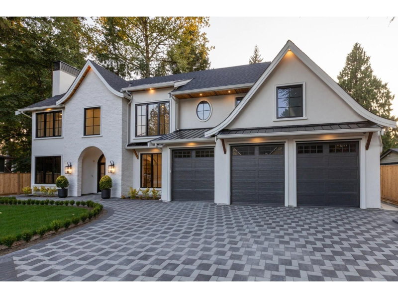 3627 204A Street Langley British Columbia, V3A 4S5 - 7 Bedrooms Home For Sale