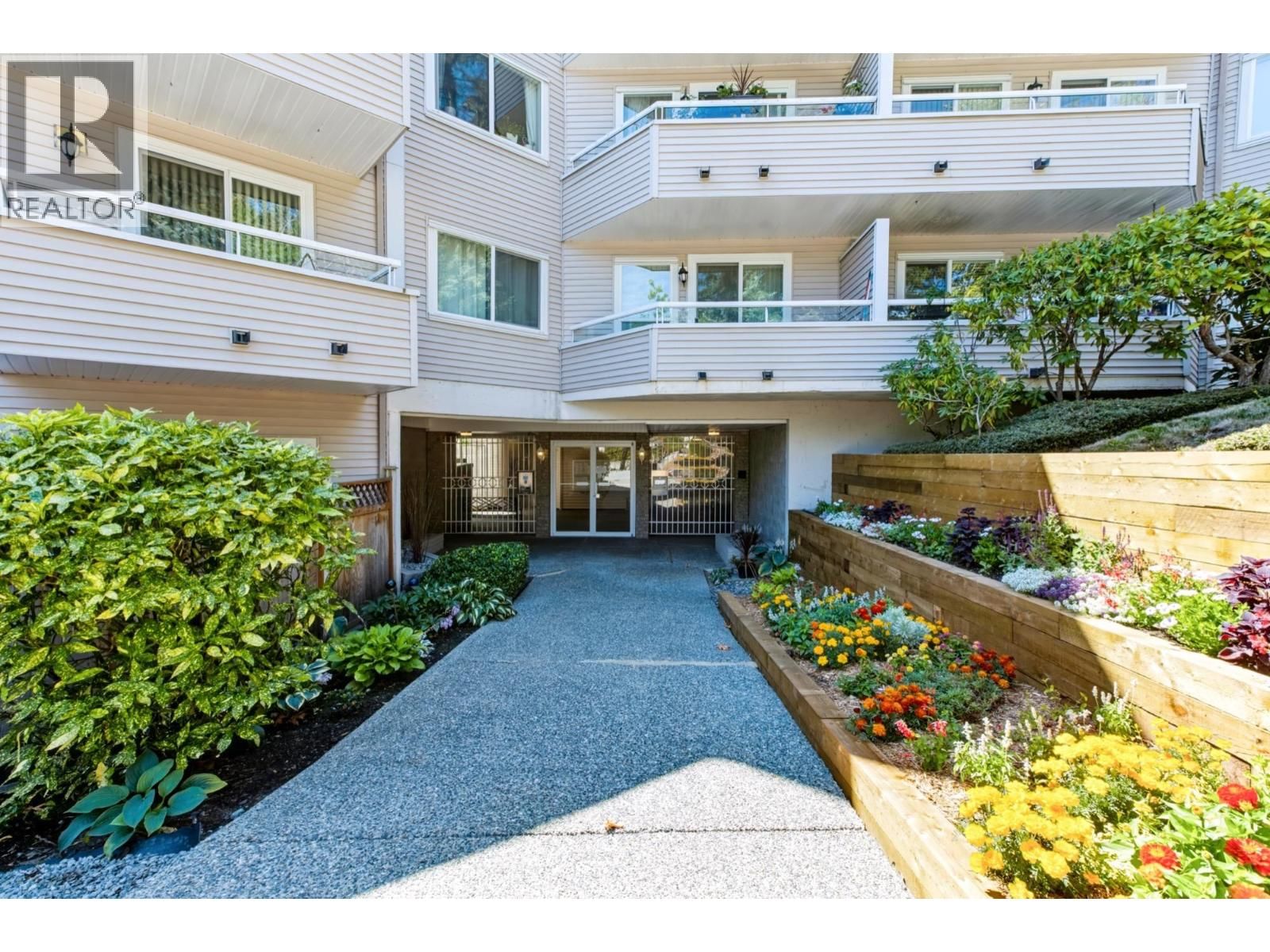 450 BROMLEY Street, Coquitlam, British Columbia V3K 6S5