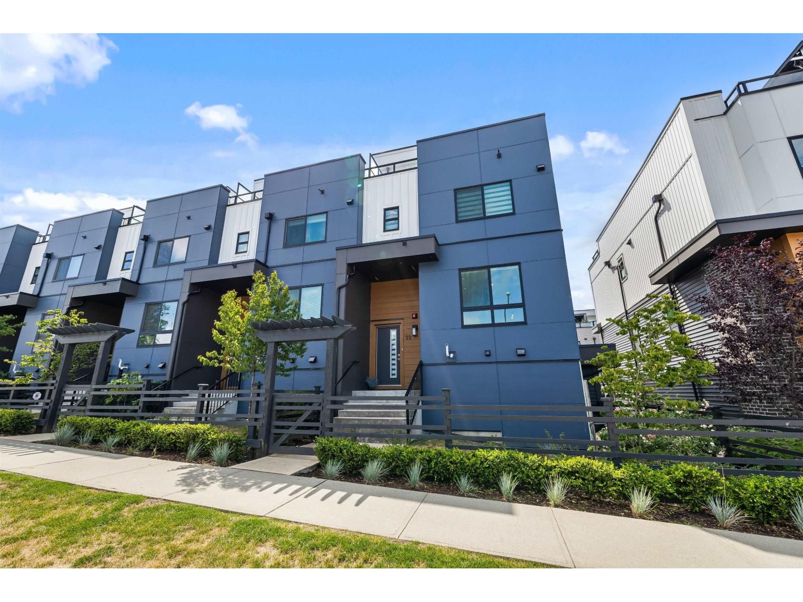 20057 82 Avenue, Langley, British Columbia V2Y 3S4