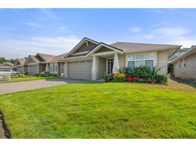 5976 HUNTER CREEK Crescent | Chilliwack British Columbia | Slide Image Three