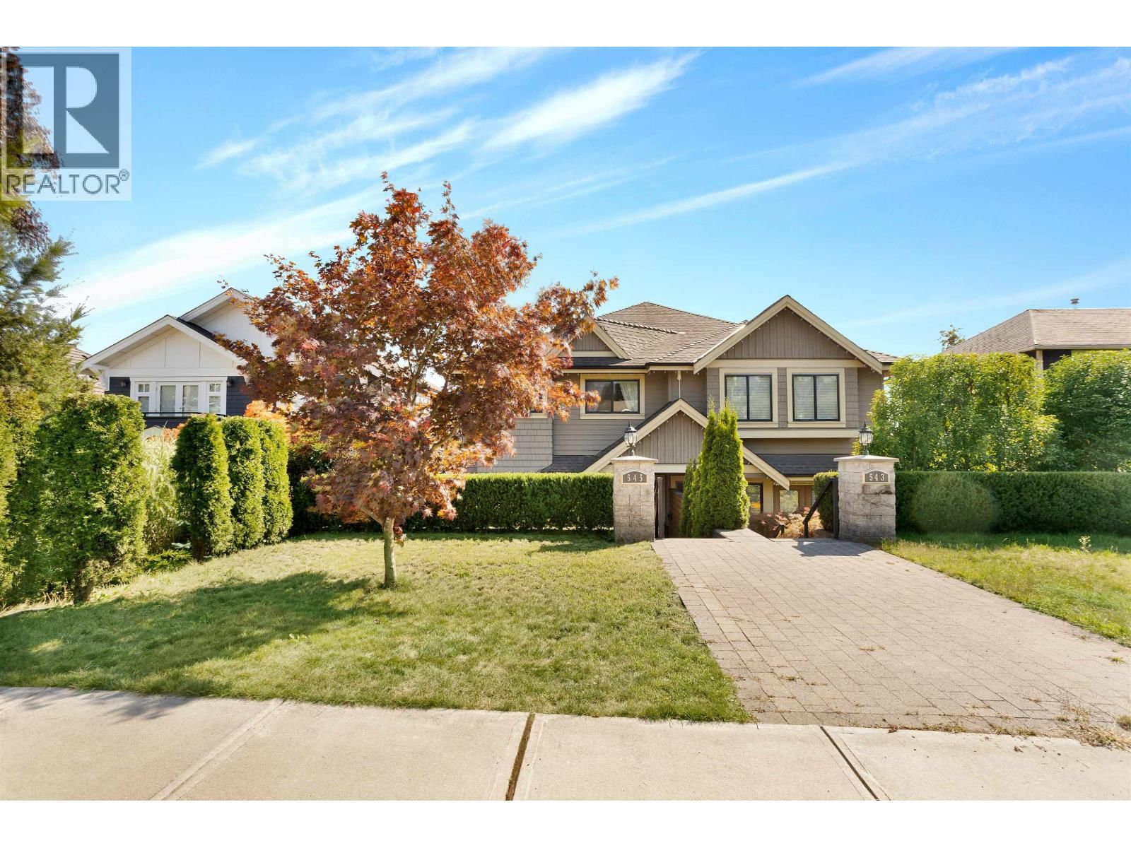 545 4TH Street, North Vancouver, British Columbia V7L 1J7