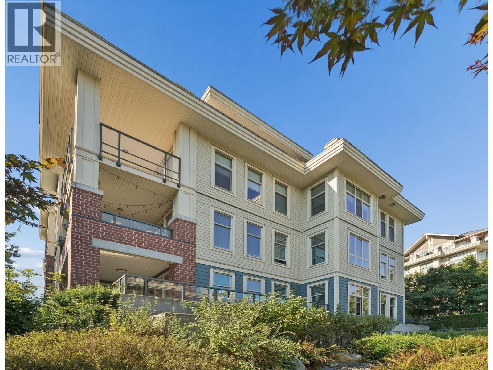 245 ROSS Drive, New Westminster, British Columbia V3L 0C6
