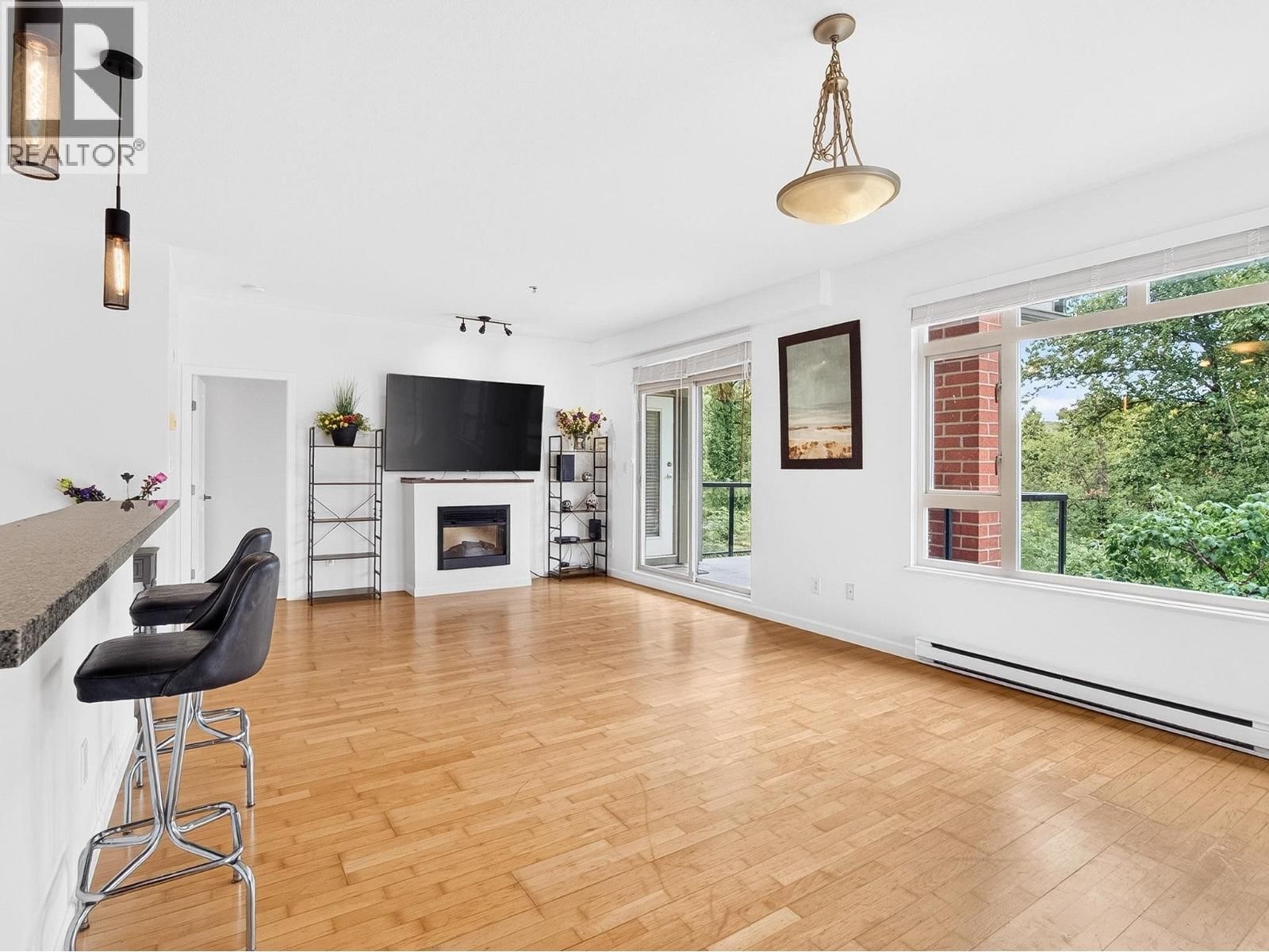 100 CAPILANO Road, Port Moody, British Columbia V3H 5M9