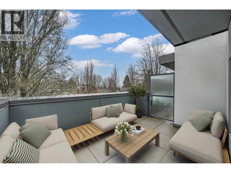 2071 1ST Avenue Vancouver British Columbia, V5N 1B6 - 3 Bedrooms Condo For Sale