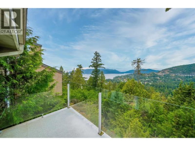 5343 MONTE BRE Crescent | West Vancouver British Columbia | Slide Image Twenty