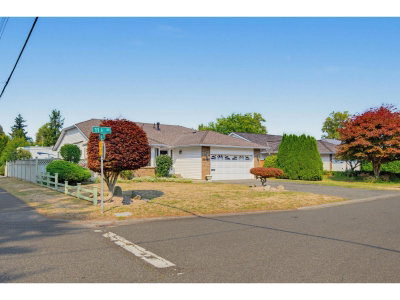 16407 11A Avenue | Surrey British Columbia | Slide Image Three