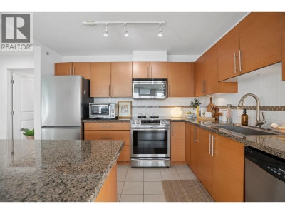 2225 HOLDOM Avenue | Burnaby British Columbia | Slide Image Twelve