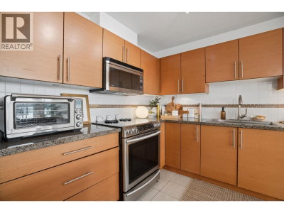 2225 HOLDOM Avenue | Burnaby British Columbia | Slide Image Thirteen
