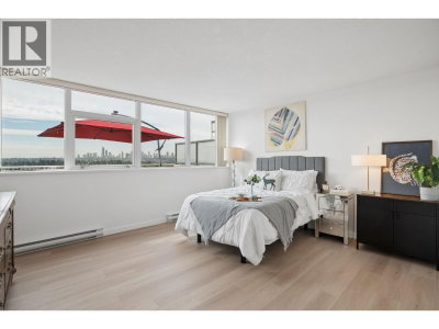 2225 HOLDOM Avenue | Burnaby British Columbia | Slide Image Fifteen
