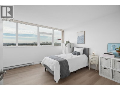 2225 HOLDOM Avenue | Burnaby British Columbia | Slide Image Twenty