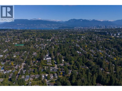 3085 49 Avenue | Vancouver British Columbia | Slide Image Thirty-six