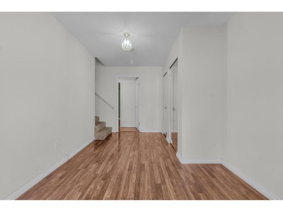 32878 HARWOOD Place | Abbotsford British Columbia | Slide Image Nine