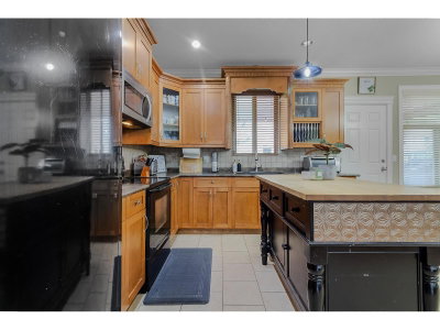 46225 KERMODE Crescent | Chilliwack British Columbia | Slide Image Four
