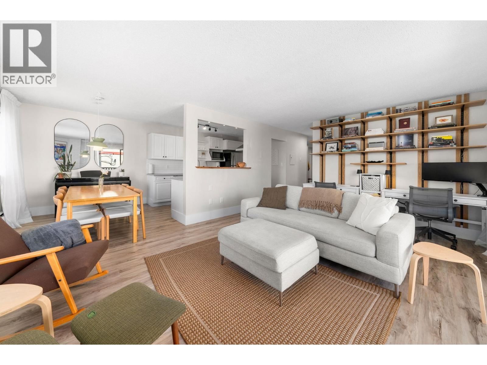 1610 CHESTERFIELD Avenue, North Vancouver, British Columbia V7M 2N7