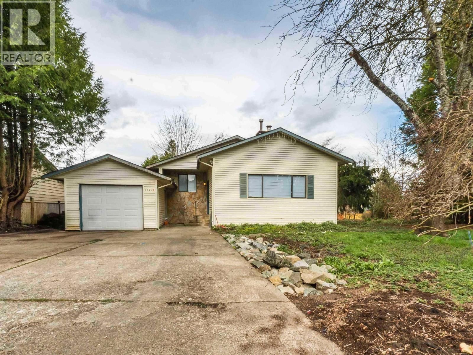 22793 REID Avenue, Maple Ridge, British Columbia V3W 4E8