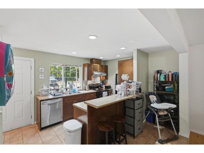 45535 SHAWNIGAN Crescent | Chilliwack British Columbia | Slide Image Seven