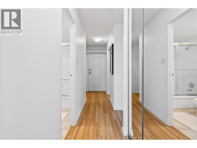 2016 FULLERTON Avenue | North Vancouver British Columbia | Slide Image Ten