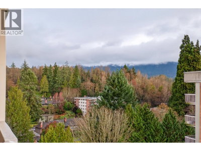 2016 FULLERTON Avenue | North Vancouver British Columbia | Slide Image Twelve
