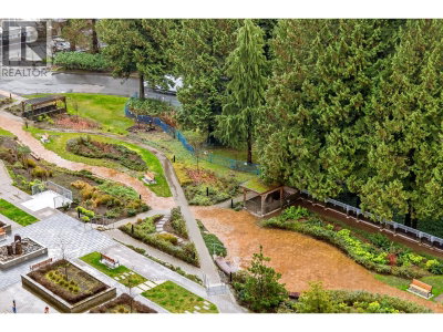 2016 FULLERTON Avenue | North Vancouver British Columbia | Slide Image Fourteen