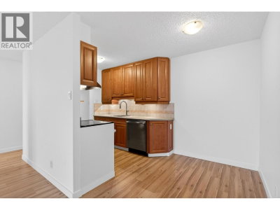 2016 FULLERTON Avenue | North Vancouver British Columbia | Slide Image Twenty-three