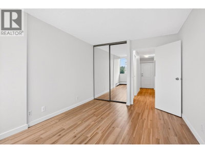 2016 FULLERTON Avenue | North Vancouver British Columbia | Slide Image Eight