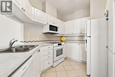 6188 PATTERSON Avenue | Burnaby British Columbia | Slide Image Twelve
