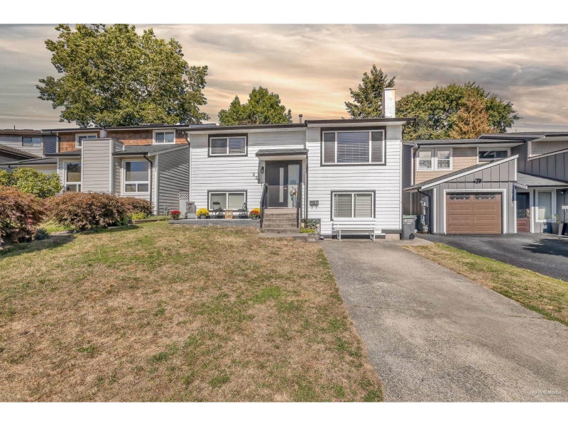 2521 WILDING Crescent Langley British Columbia, V2Y 1C8 - 5 Bedrooms Home For Sale