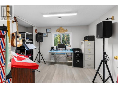 5165 BENDIXON Road | Prince George British Columbia | Slide Image Eighteen