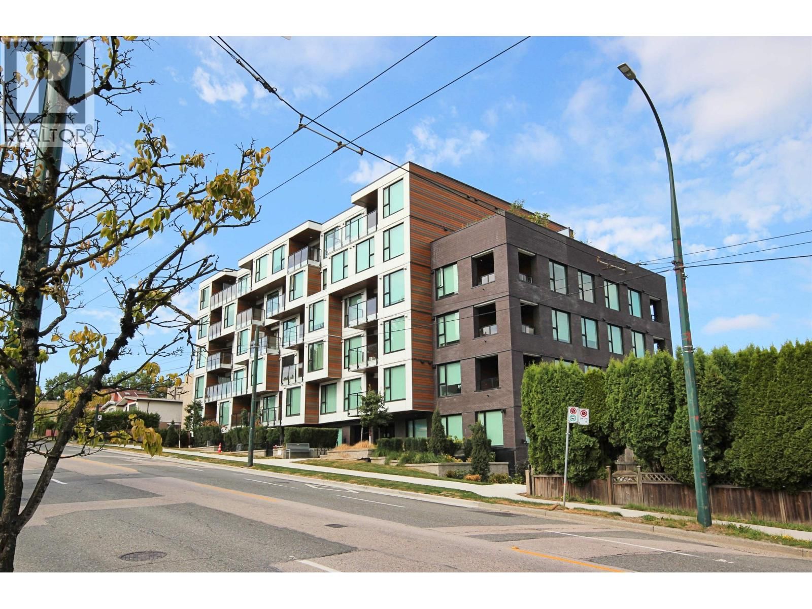 5399 JOYCE Street, Vancouver, British Columbia V5R 4H3