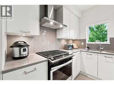 24076 112 Avenue | Maple Ridge British Columbia | Slide Image Twenty-two