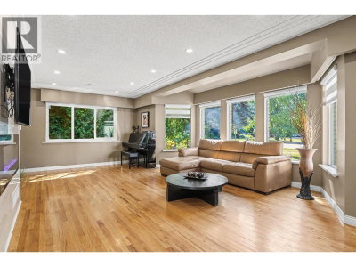 677 GATENSBURY Street | Coquitlam British Columbia | Slide Image Four