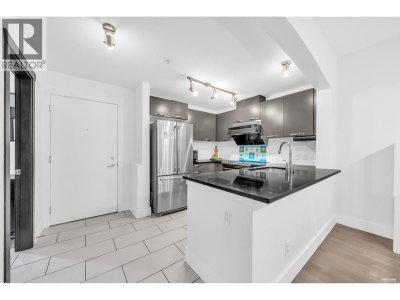7488 BYRNEPARK Walk | Burnaby British Columbia | Slide Image Nine